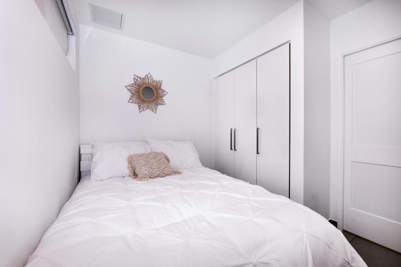Stylish Luxury Condo, Location, Ocean View, Pool Apartment