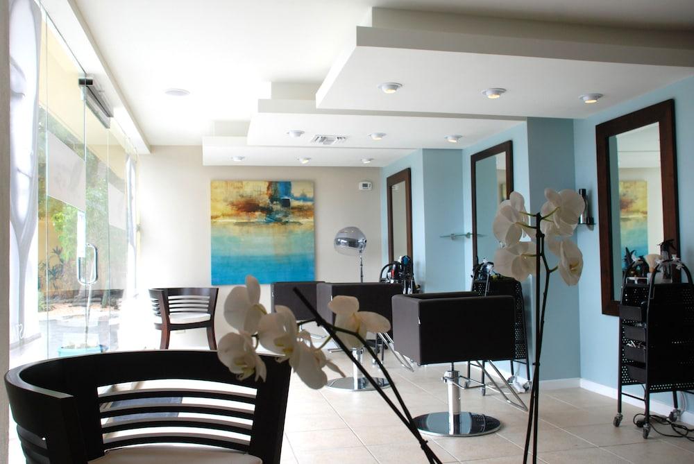 Divi Hotel 4*