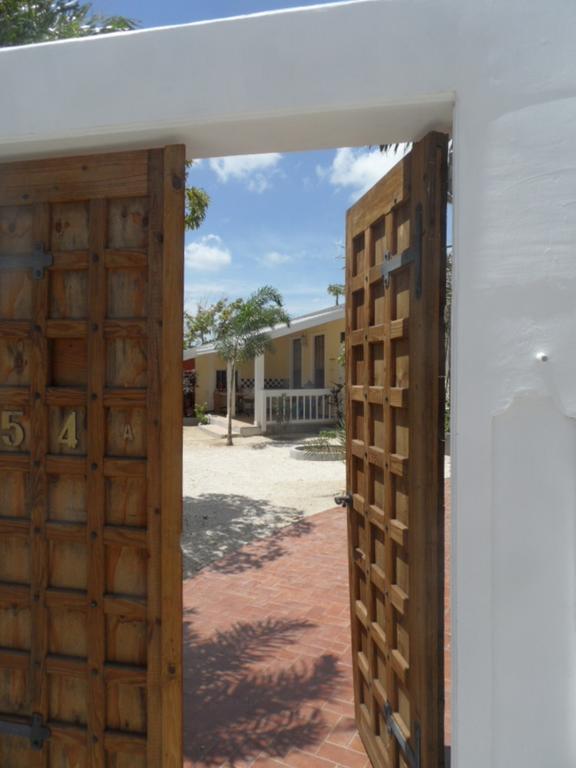 Mangooz Oranjestad