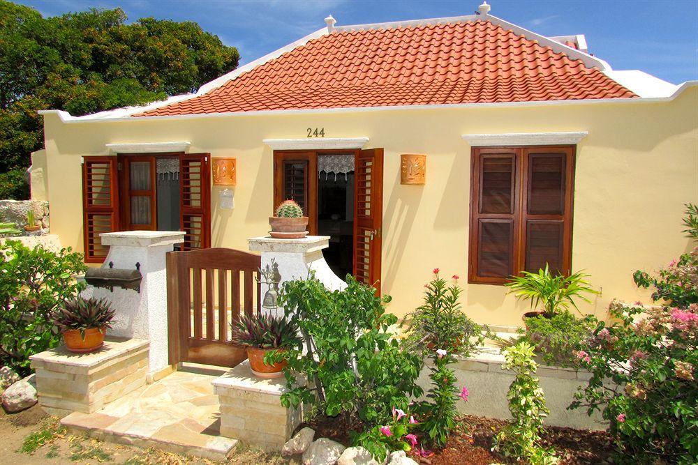 Du Laurence Villa *