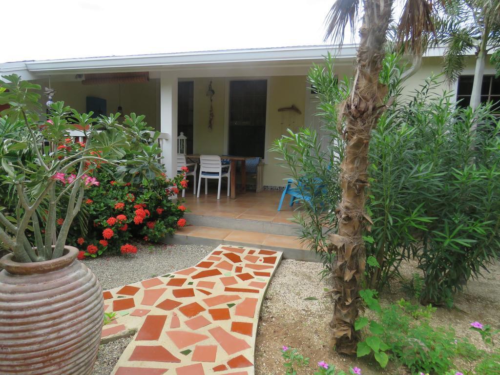 Mangooz Bed & Breakfast *