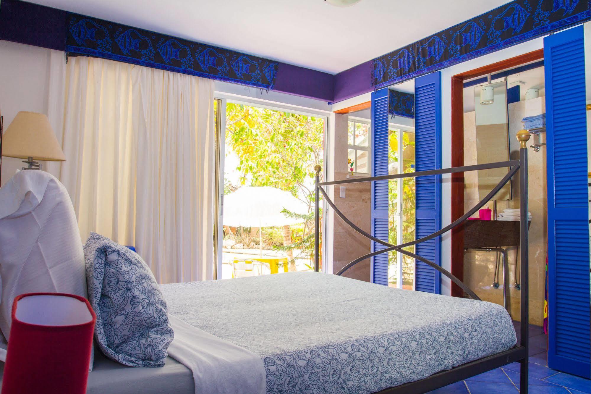 Beach House Aruba Apartments