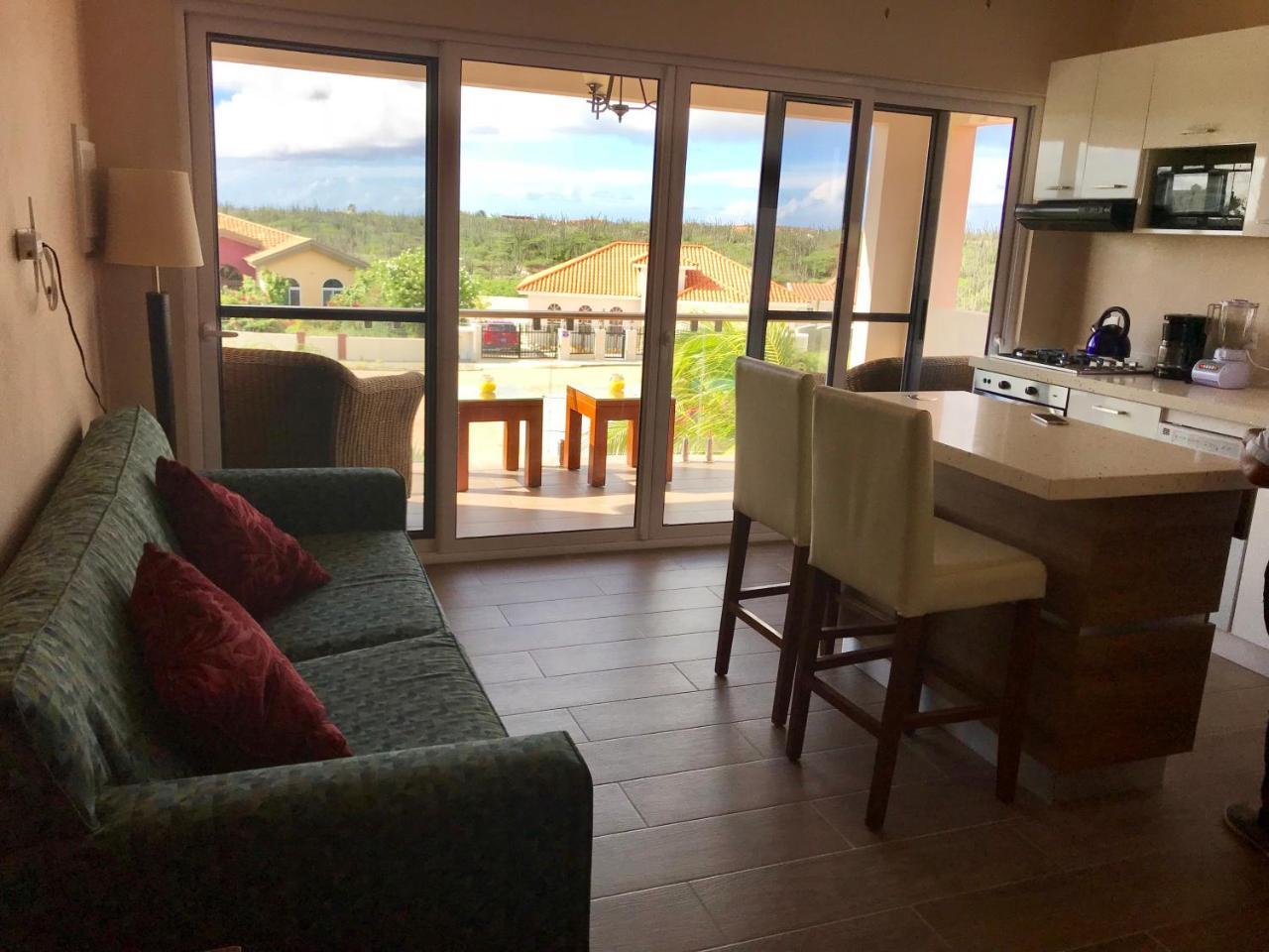 Cozy Apartment,2minutes To Hotels, Ritz Carlton, Palm Beach Apartment Noord