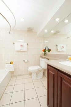 - Divi Dutch Village Resort 4*