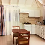 Tropical Breeze Apartments Aruba