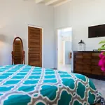 Malmok Beach Break Villa