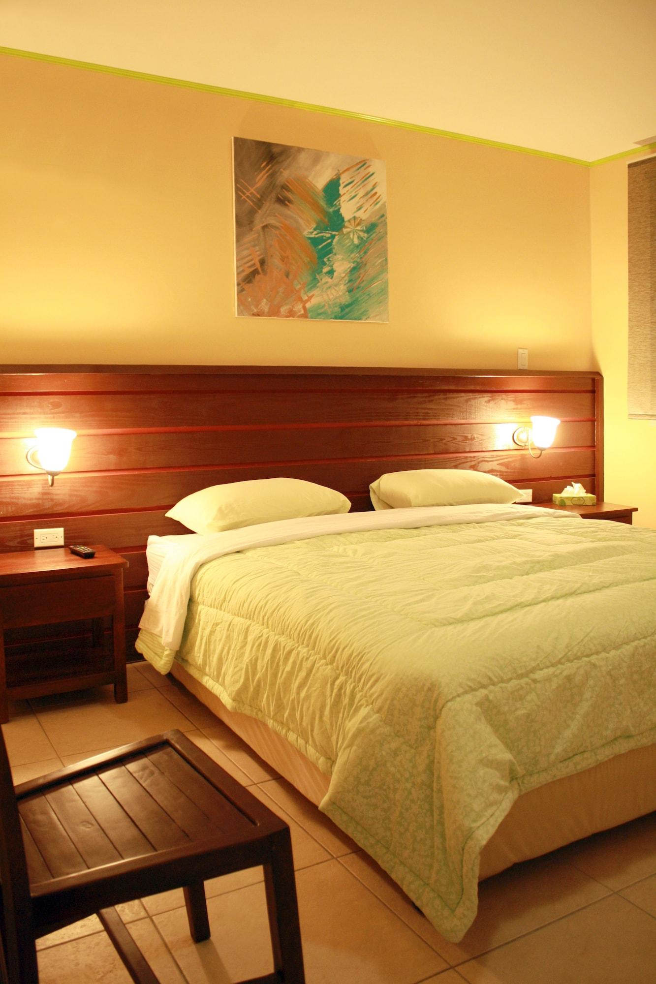 Del Rey Apartment *