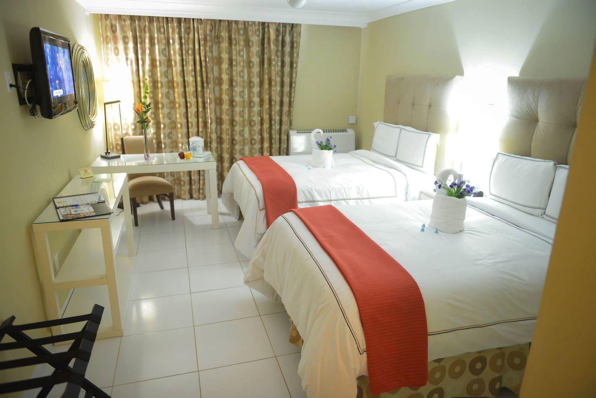 Hotel Tryp By Wyndham Aruba Adults Only