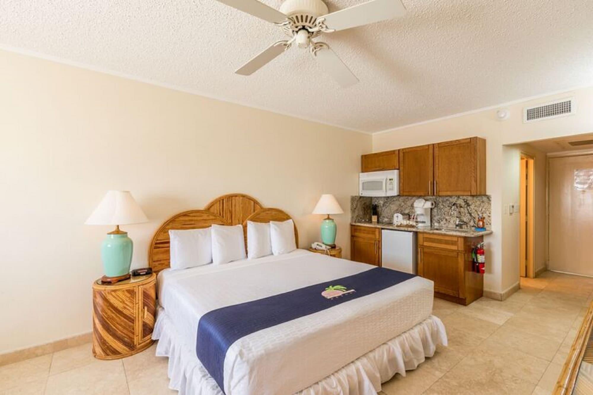 Caribbean Palm Village Apartment *