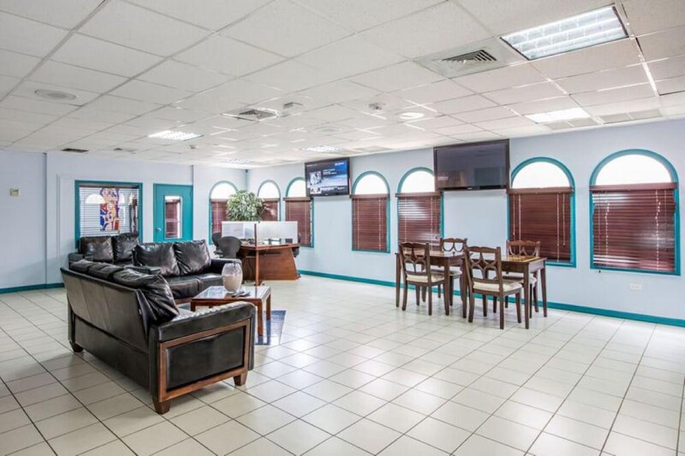 Caribbean Palm Village Apartment *