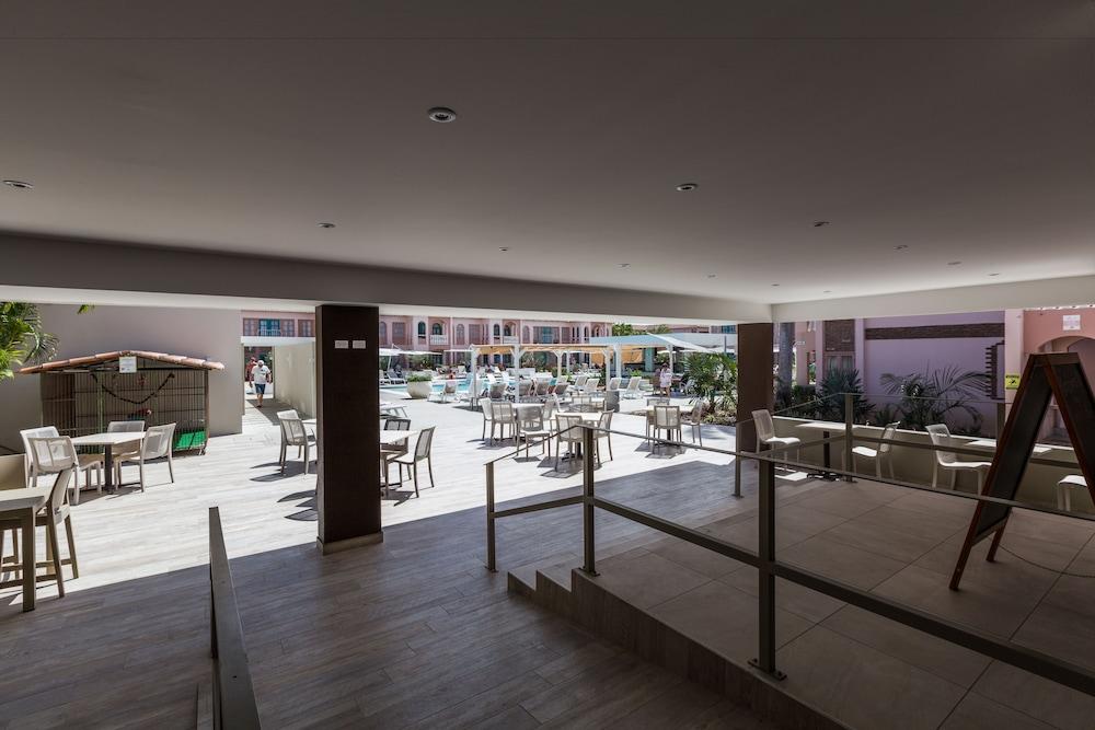 Apartment Caribbean Palm Village Noord