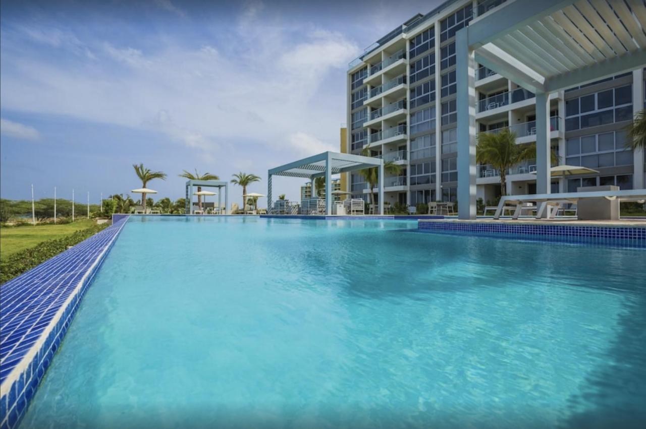 Breath Taking Front Views Eagle Aparthotel *