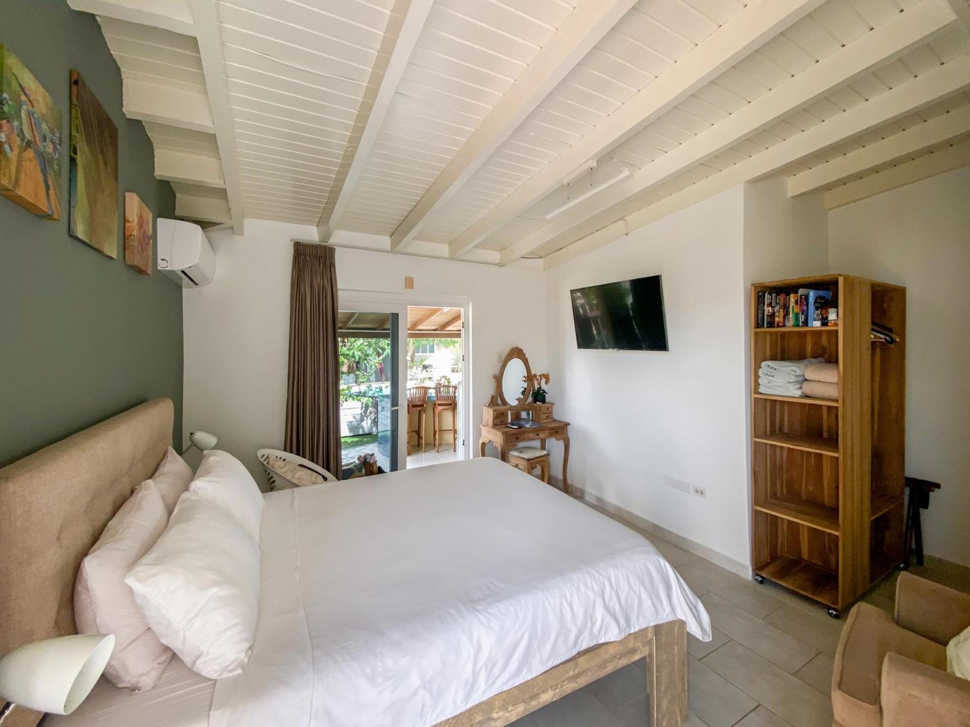 Casalina Garden 2 Blocks To Palm & Kitesurfing School Apartment