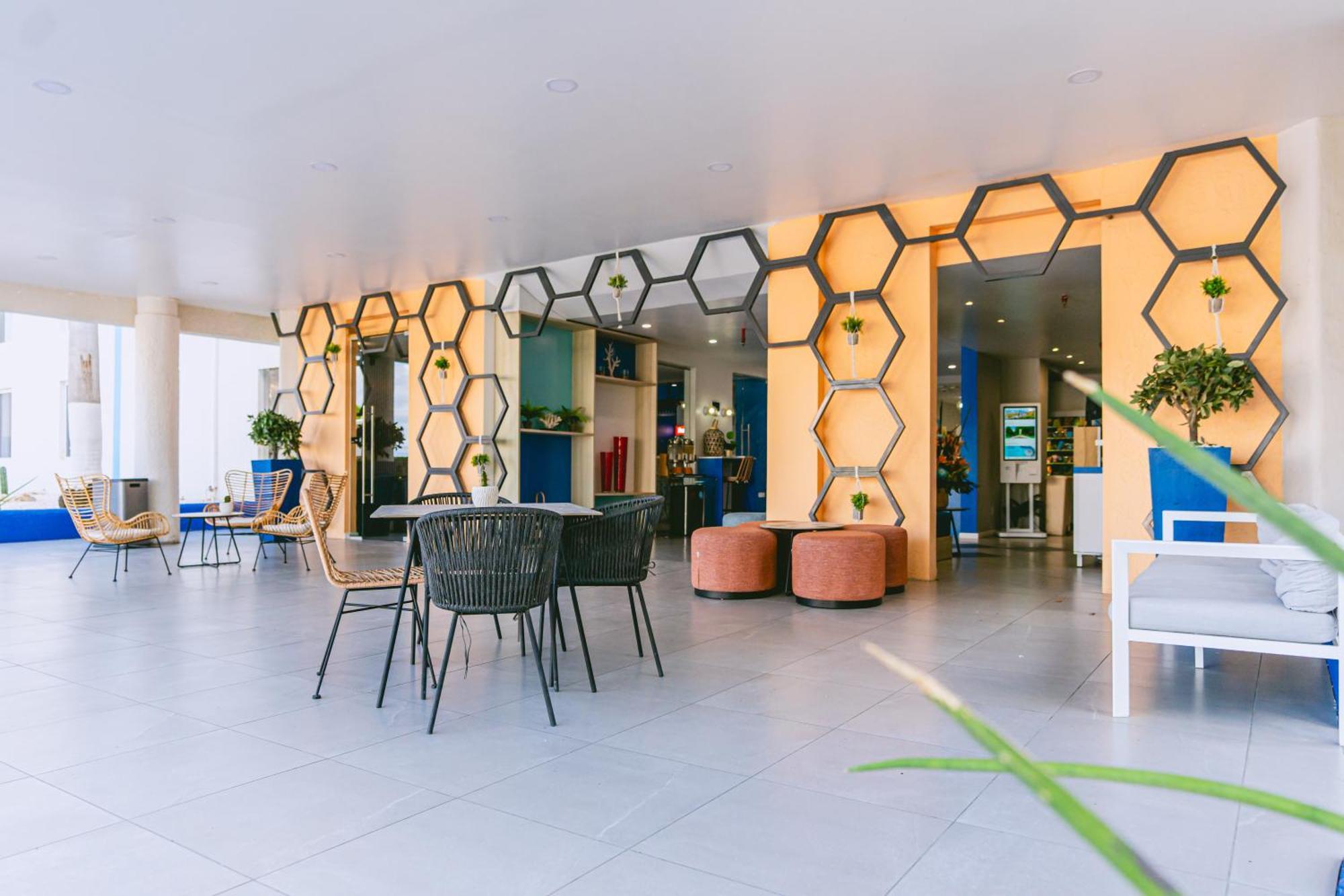 Tryp By Wyndham Aruba Adults Only Palm Beach