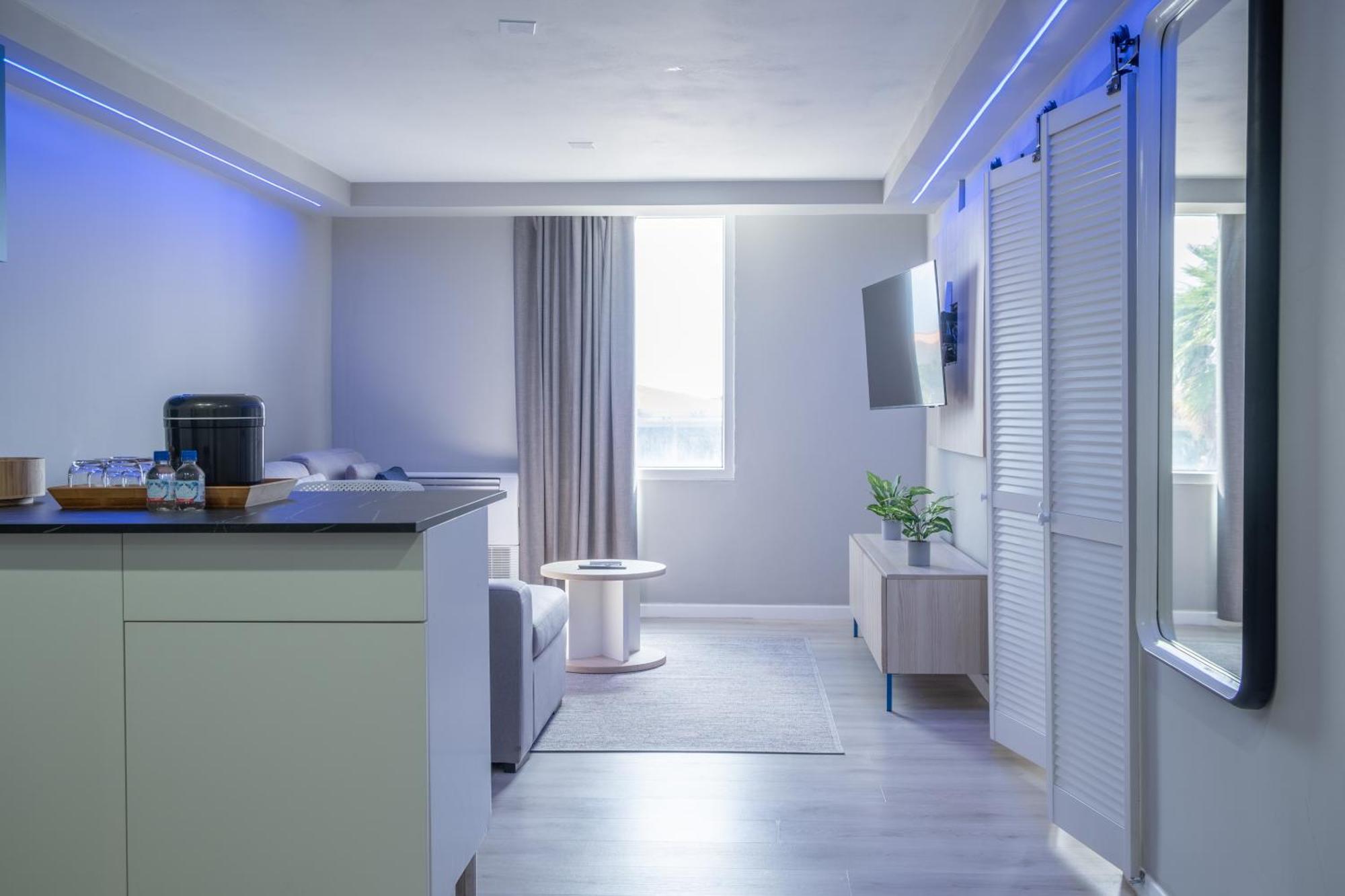 Tryp By Wyndham Aruba Adults Only Hotel Palm Beach