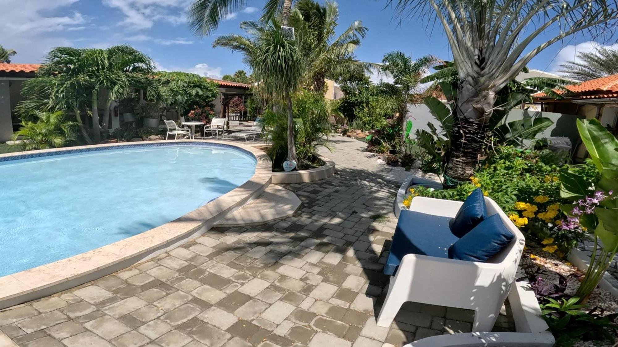 Casalina Garden 2 Blocks To Palm & Kitesurfing School * Palm Beach
