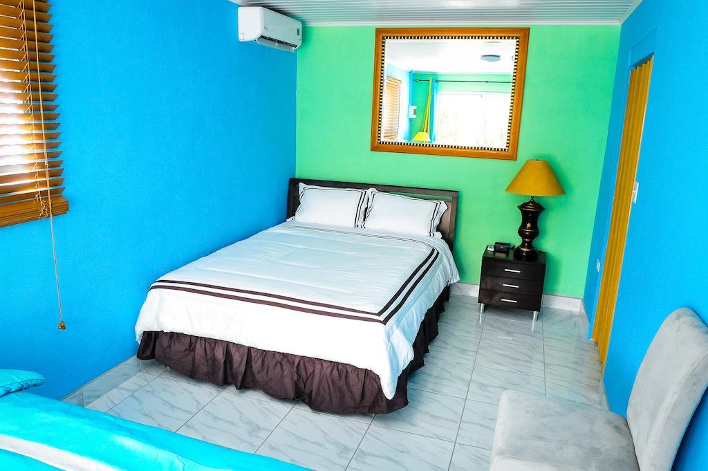 Paradise & Apartment Oranjestad
