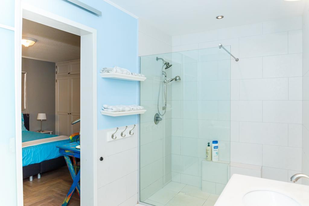 Casalina Garden 2 Blocks To Palm & Kitesurfing School * Palm Beach