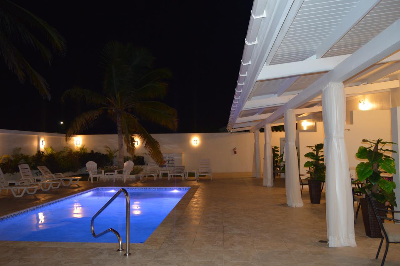Aruba Suites Hostel *