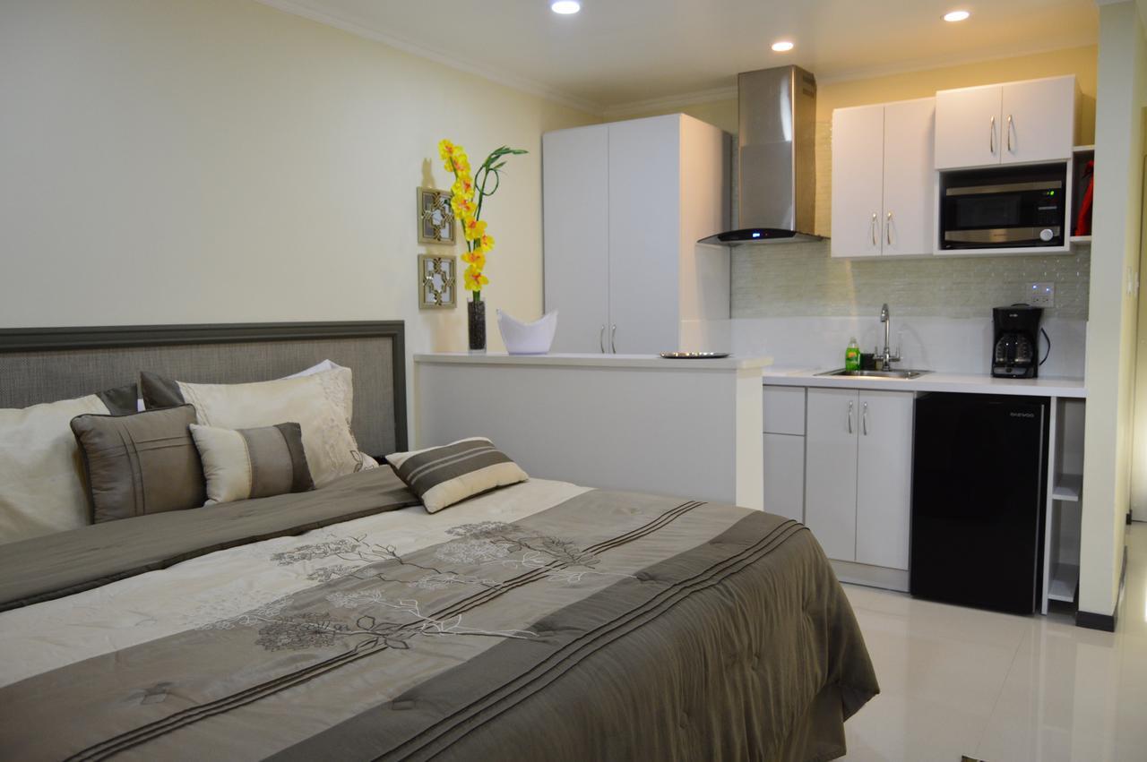 Hostel Aruba Suites Palm Beach