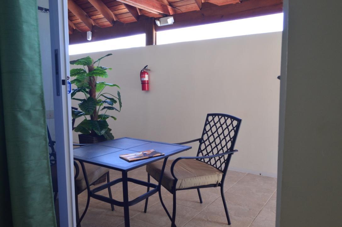 Hostel Aruba Suites *