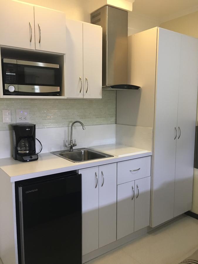 Hostel Aruba Suites Palm Beach