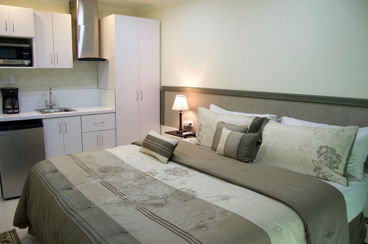 Hostel Aruba Suites *