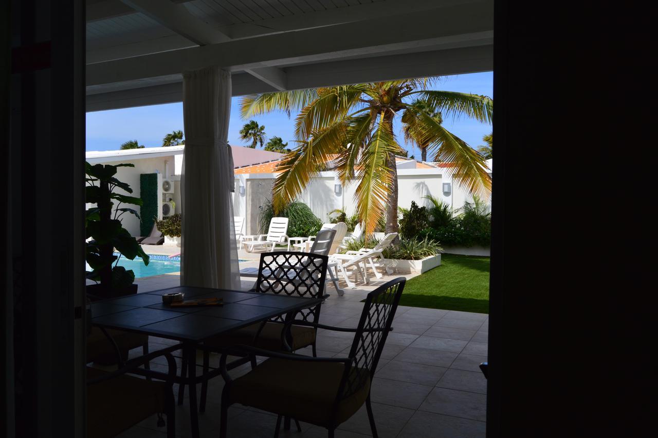 Hostel Aruba Suites *