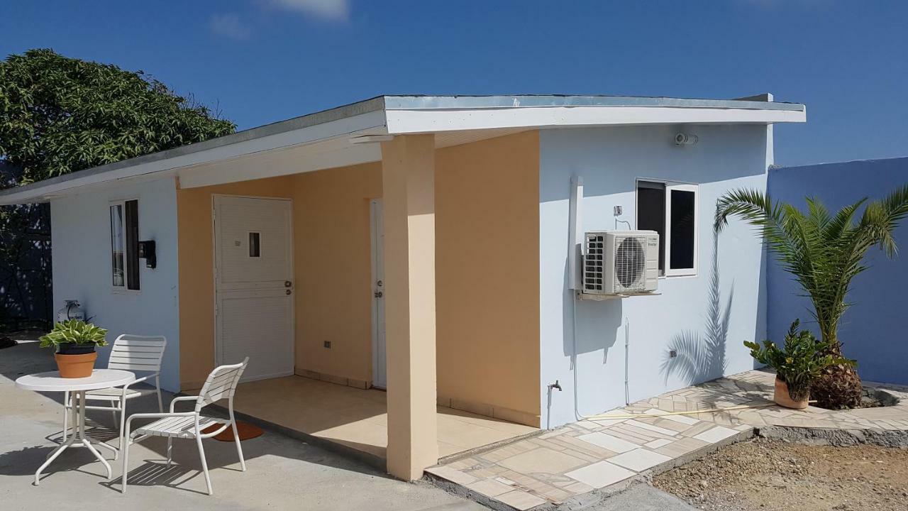 Olive's Oranjestad
