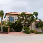 Diamante 181 Luxury Home In Gold Coast 4 Bedrooms 3 Bath