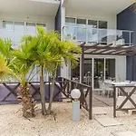 Large Luxury Apartment On Palm Beach