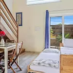 Anate Beach Apartments, Mangel Alto
