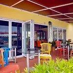 Zen Gardens Apartment, 350 Yards From Eagle Beach!