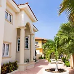 Villa Acqualina