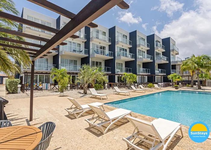 Large Luxury Apartment On Palm Beach