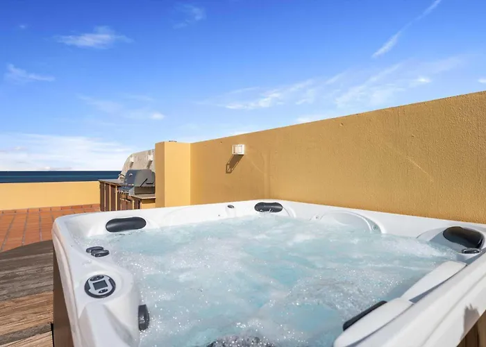 Beachfront - Amber Penthouse 2Br Condo - P512