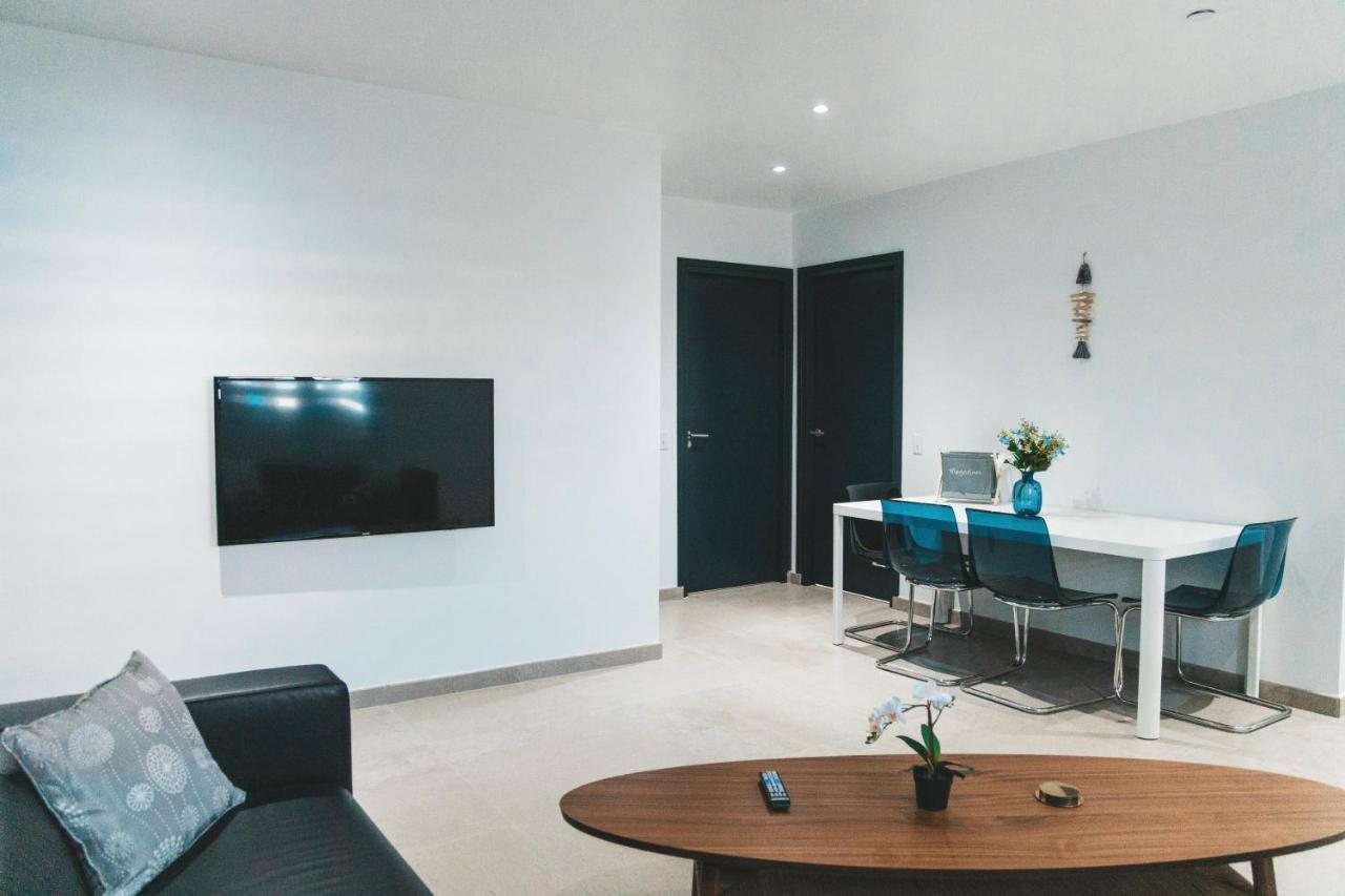 Gray Door - Adults Only Apartment