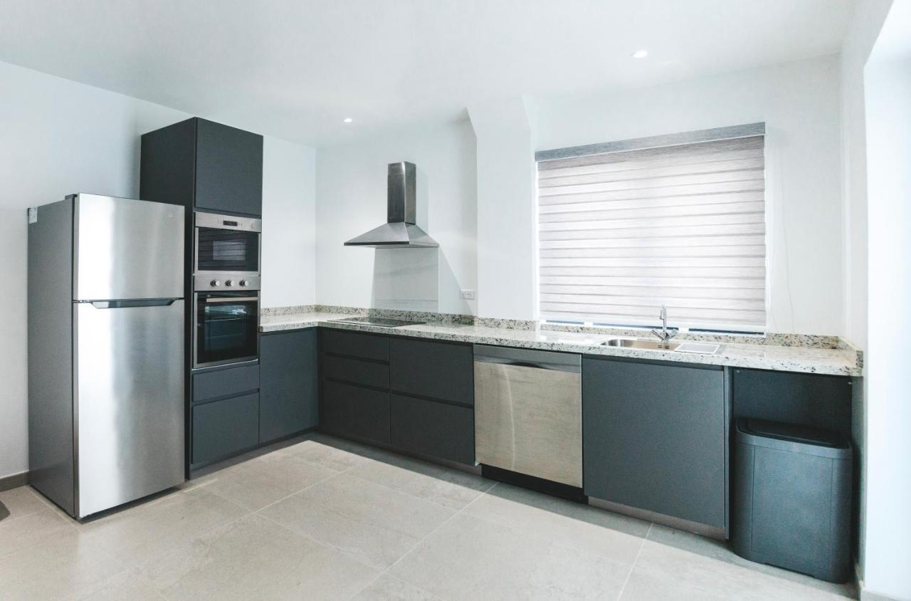 Gray Door - Adults Only Apartment