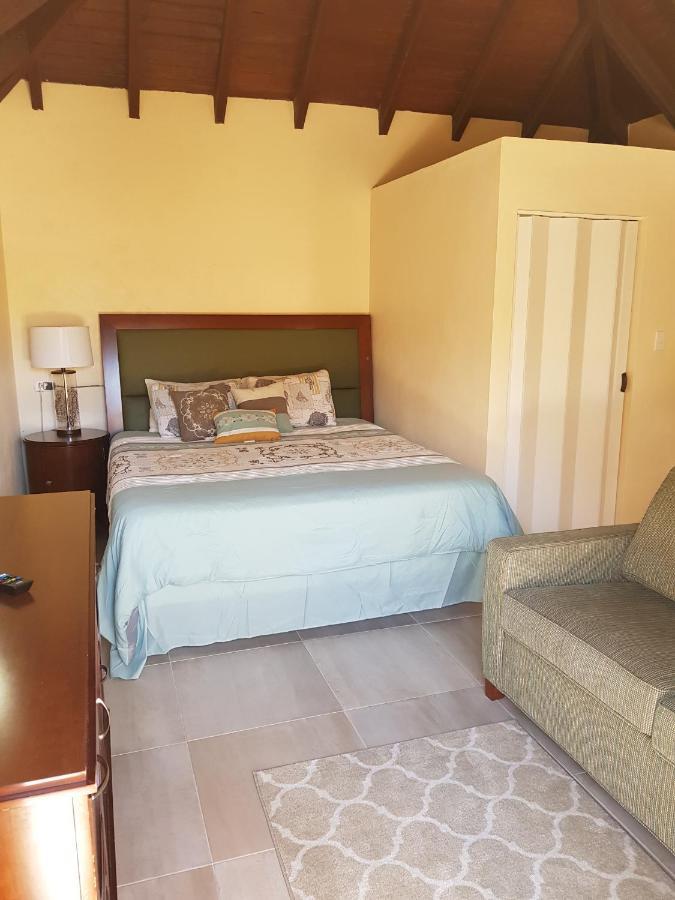 Sandpiper Apartment *