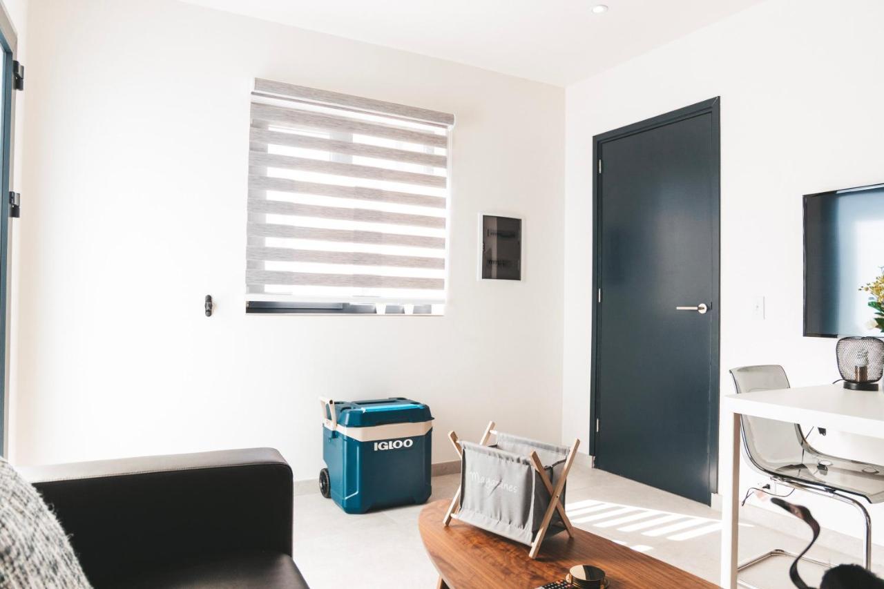 Gray Door - Adults Only Apartment Palm Beach