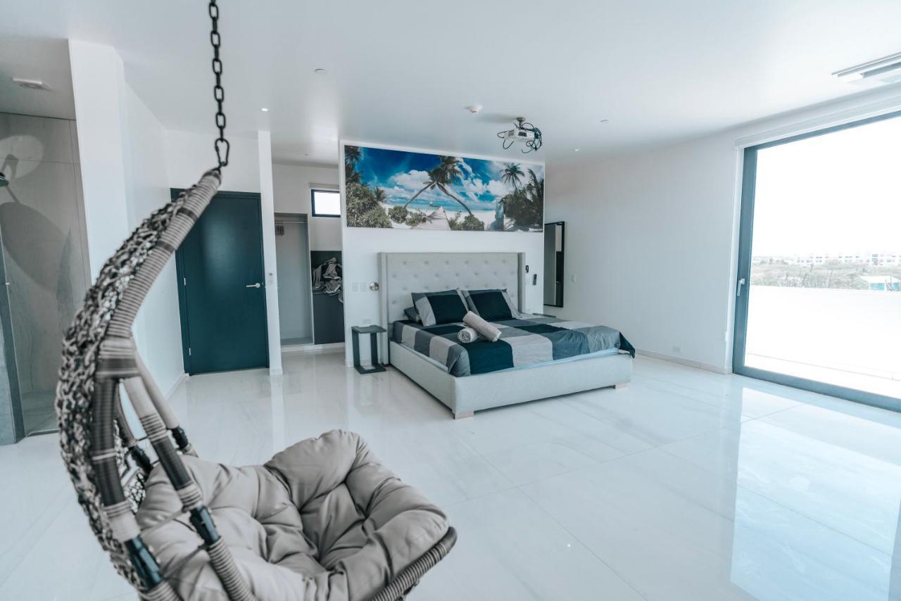 Gray Door - Adults Only Apartment Palm Beach