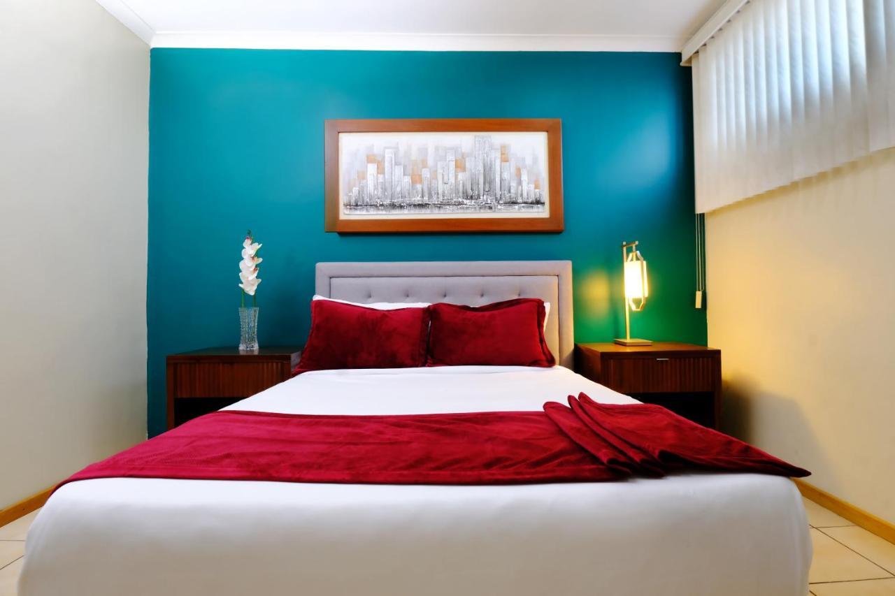 Victoria Hotel 2*