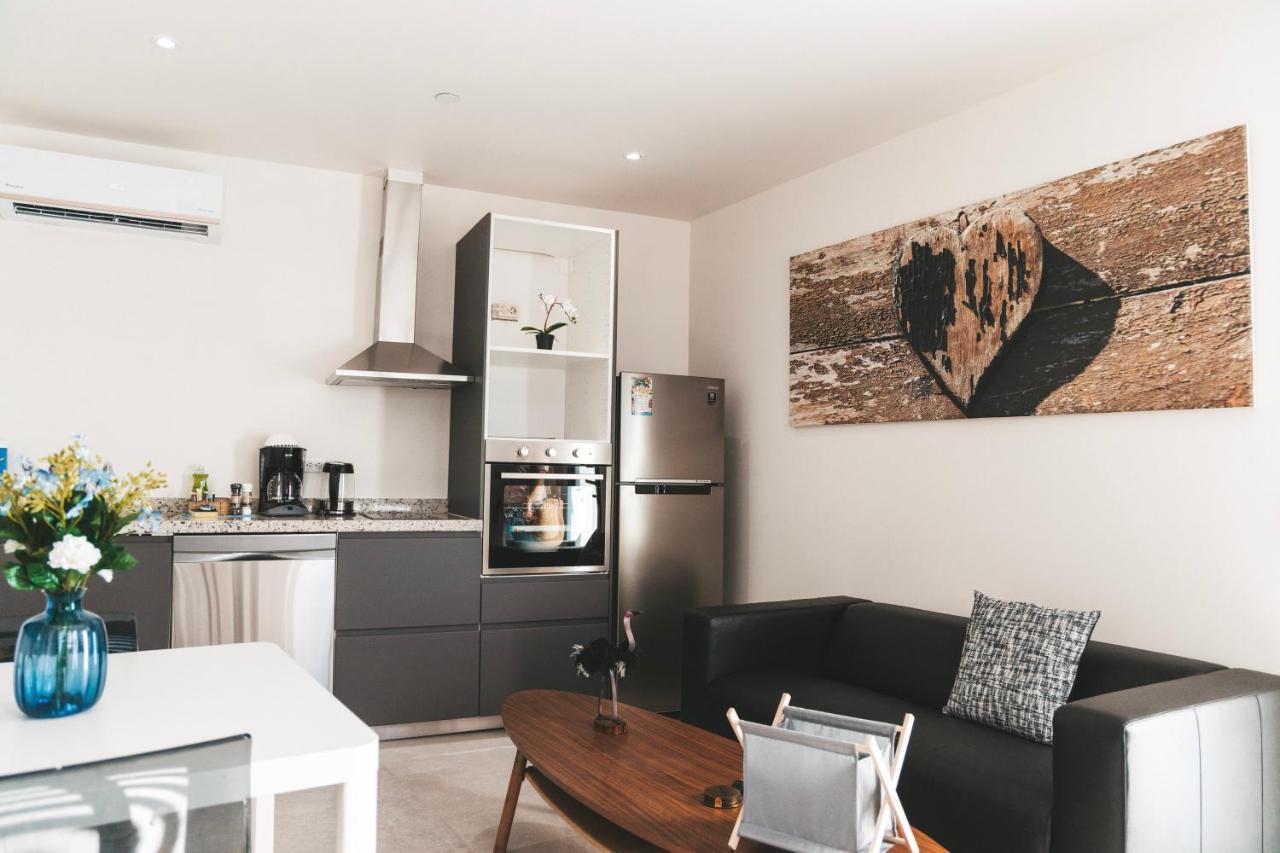 Apartment Gray Door - Adults Only *