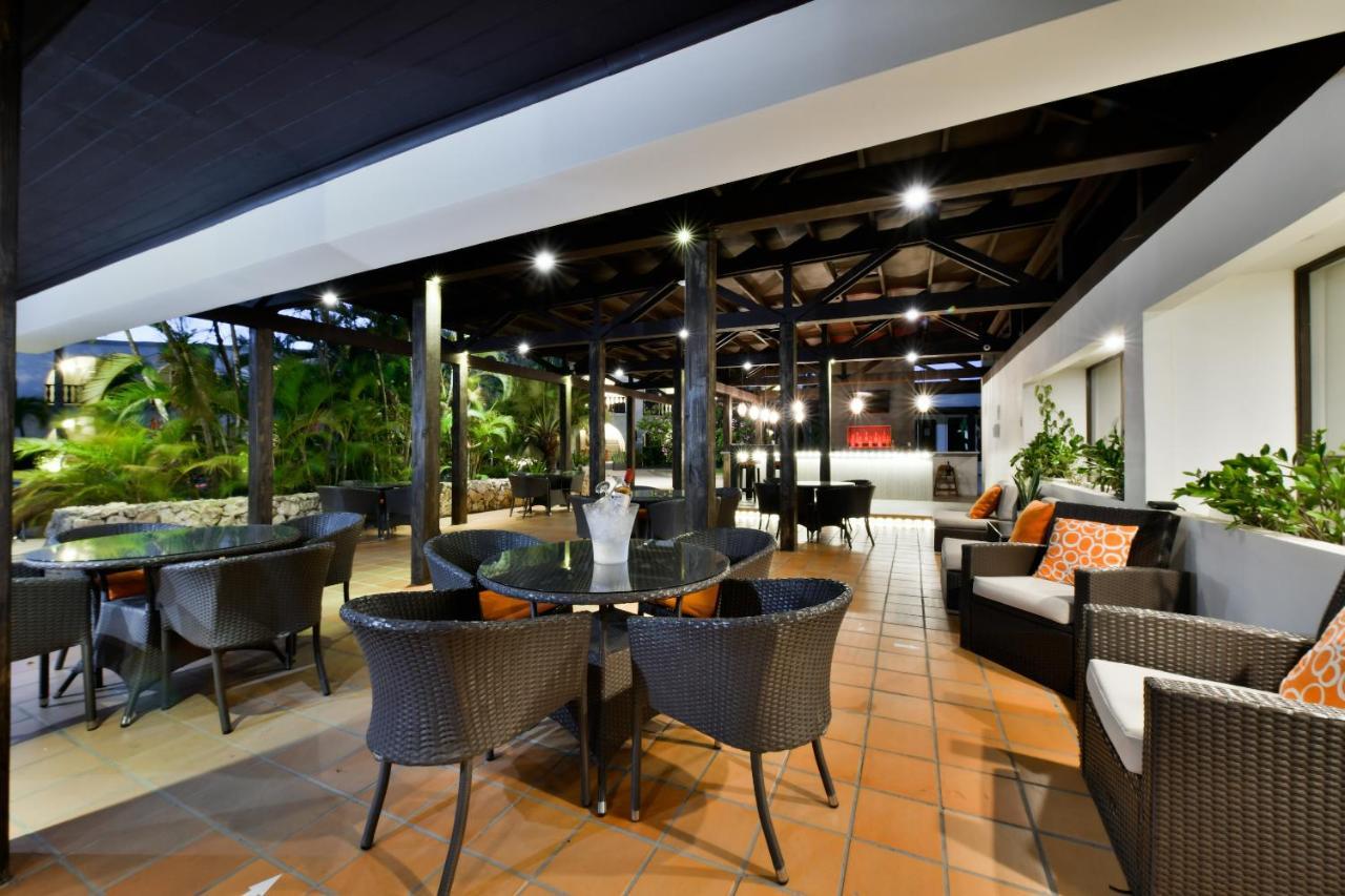 Hotel Talk Of The Town & Club By Gh