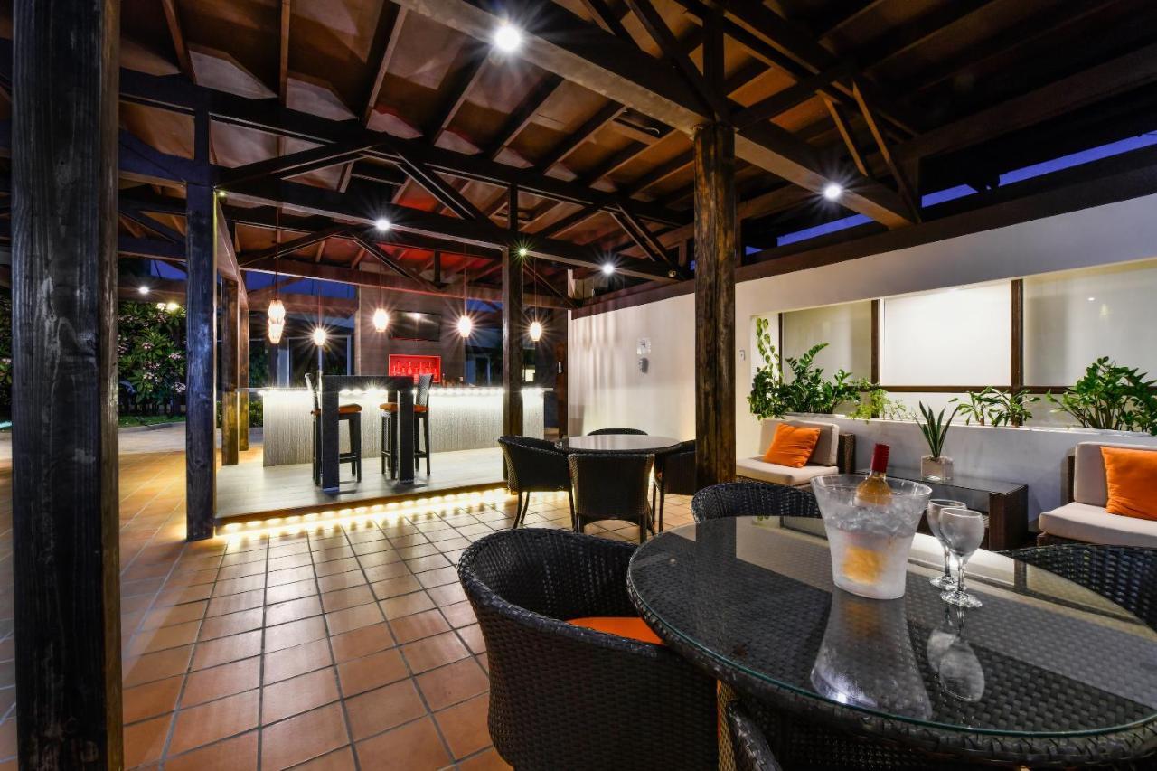 Talk Of The Town & Club By Gh Hotel