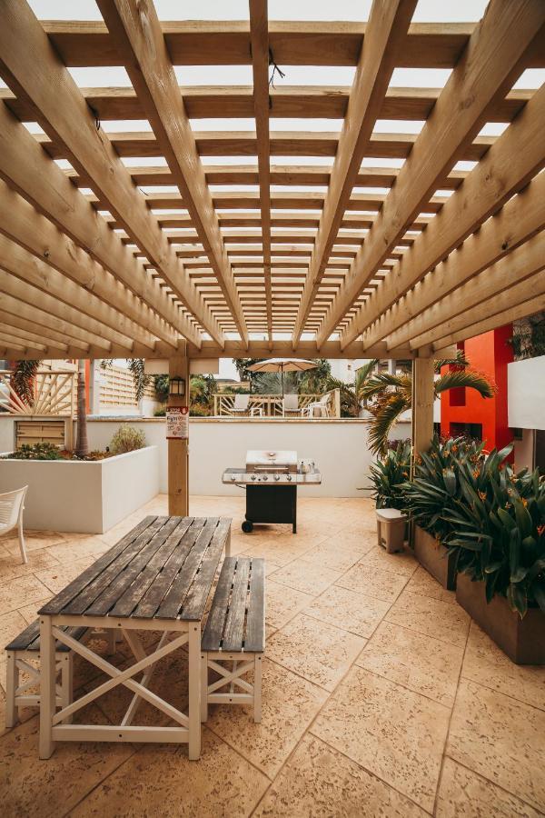 Ser'i Bucurui Palm Beach