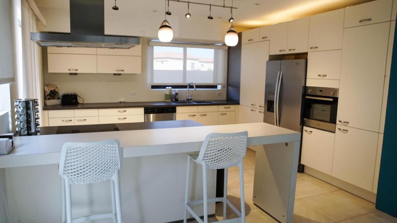 Diamante 181 Luxury In Gold Coast 4 Bedrooms 3 Bath *