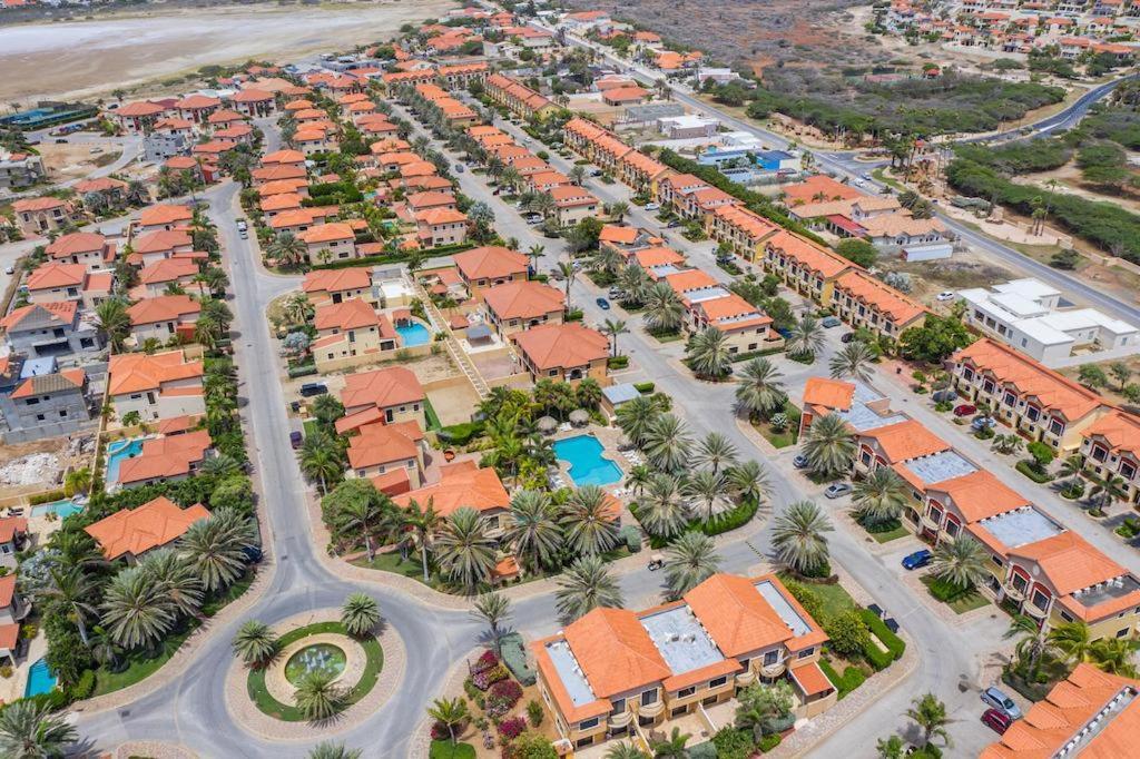 Villa Diamante 181 Luxury In Gold Coast 4 Bedrooms 3 Bath *