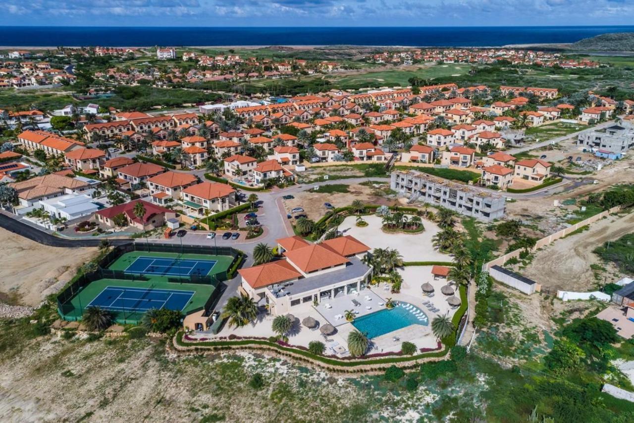 Villa Diamante 181 Luxury In Gold Coast 4 Bedrooms 3 Bath *