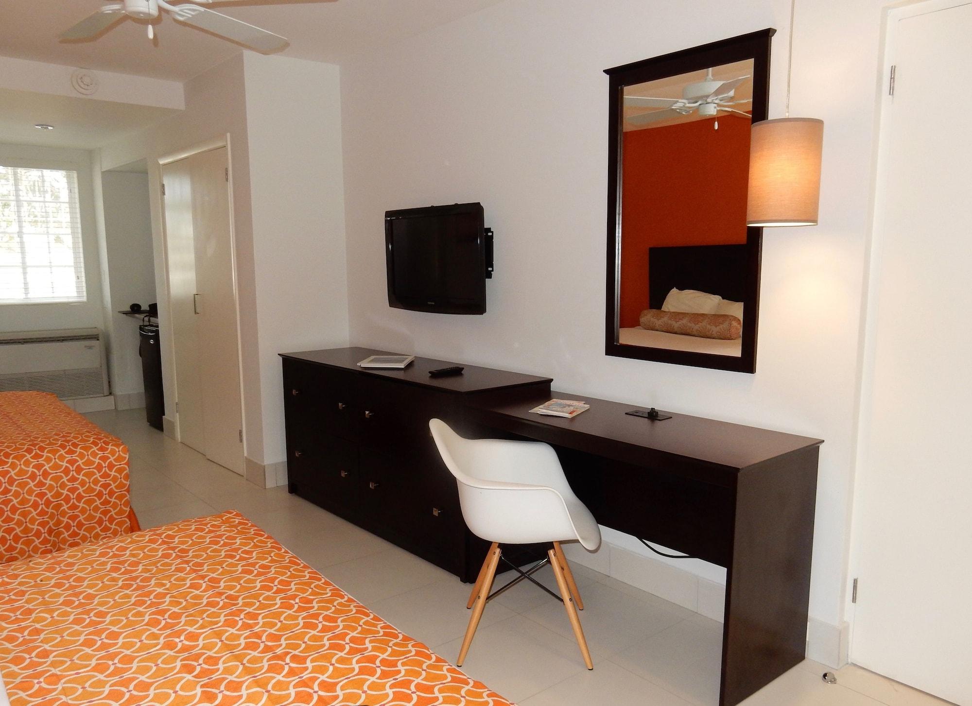 Hotel Talk Of The Town & Club By Gh